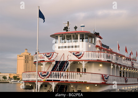 Raddampfer am Savannah River, Georgia, USA Stockfoto