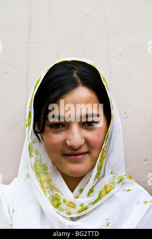 Porträt einer schönen Hunzakut Frau genommen im wunderschönen Hunza-Tal, Pakistan. Stockfoto