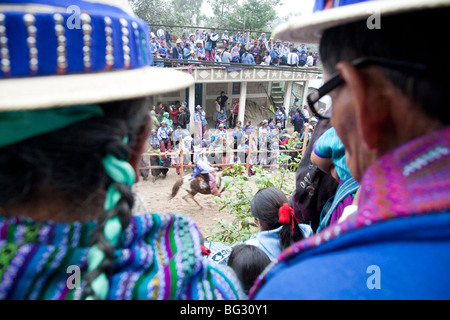 Pferderennen am 1. November Allerheiligen. Todos Santos Cuchumatan Guatemala Stockfoto