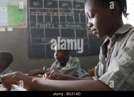 Schülerinnen und Schüler in der Schule. FadaNgourma, Burkina Faso. Stockfoto