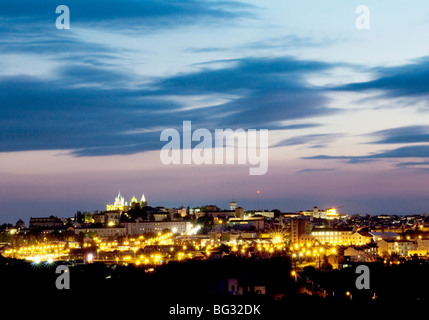 Dämmerung über der Stadt Évora, Portugal Alentejo Provinzhauptstadt fällt Stockfoto