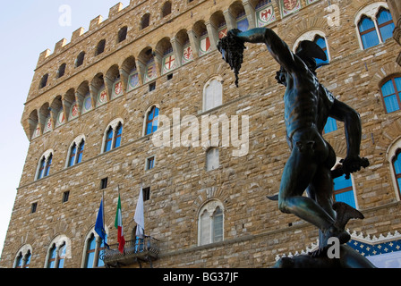 Die Benvenuto Cellini Perseus, Loggia dei Lanzi, Florenz (Firenze), UNESCO World Heritage Site, Toskana, Italien, Europa Stockfoto