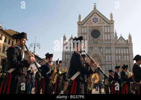 Carabinieri Band in Piazza Santa Croce, Florenz (Firenze), Toskana, Italien, Europa Stockfoto