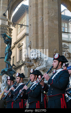 Carabinieri Band an der Loggia dei Lanzi, Florenz (Firenze), Toskana, Italien, Europa Stockfoto