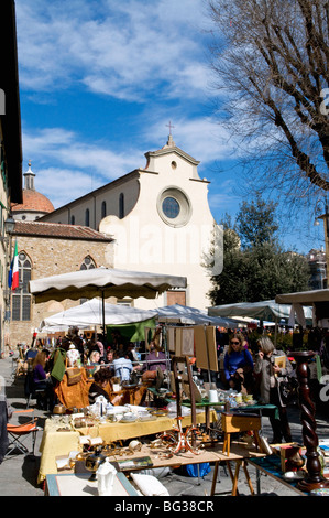 Antiquarische Messe, Piazza Santo Spirito, Chiesa di Santo Spirito, Florenz (Firenze), UNESCO-Weltkulturerbe, Toskana, Italien Stockfoto