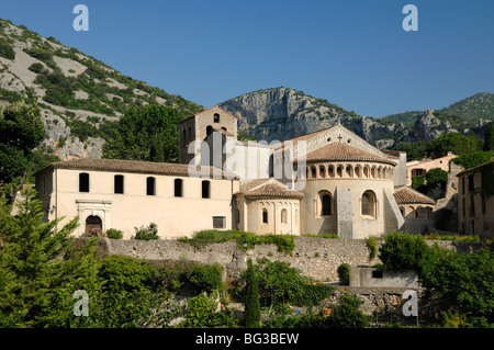 Abteikirche (c 11) von Saint-Guilhem-le-Désert, Hérault, Languedoc-Roussillon, Frankreich Stockfoto