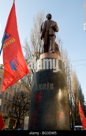 Statue von Lenin in Kiew nach Protesten der Anti-kommunistischen Stockfoto