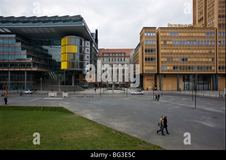 Berlin 2009 1989 Haus Huth Potsdamer Platz DDR Deutschland Unified moderne Architektur Pricewaterhouse positiv nach vorne Geschichte Krieg Stockfoto