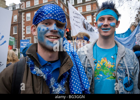 50.000 fordern Maßnahmen gegen den Klimawandel auf die Welle, die größte jemals UK Klimawandel März in London. 5. Dezember 2009 Stockfoto