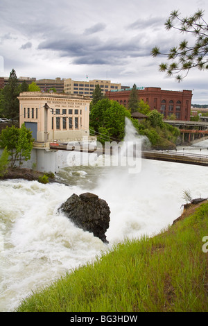 Spokane River in großen Flut, Riverfront Park, Spokane, Washington State, Vereinigte Staaten von Amerika, Nordamerika Stockfoto