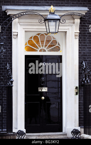 Die vordere Tür der Nummer 10 Downing Street London Stockfoto