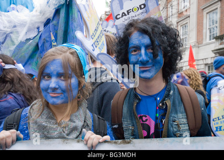 50.000 fordern Maßnahmen gegen den Klimawandel auf die Welle, die größte jemals UK Klimawandel März in London. 5. Dezember 2009 Stockfoto