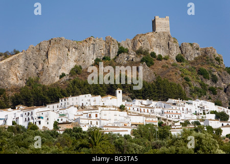 Zahara De La Sierra, eines der weißen Dörfer, Provinz Cadiz, Andalusien, Spanien, Europa Stockfoto