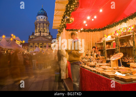 Gendarmen Markt Weihnachtsmarkt und Franz Dom, Berlin, Deutschland, Europa Stockfoto