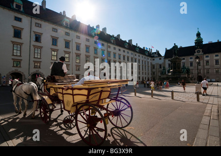 Fiaker, Hofburg, Wien, Österreich | Fiaker, Hofburg, Wien, Österreich Stockfoto