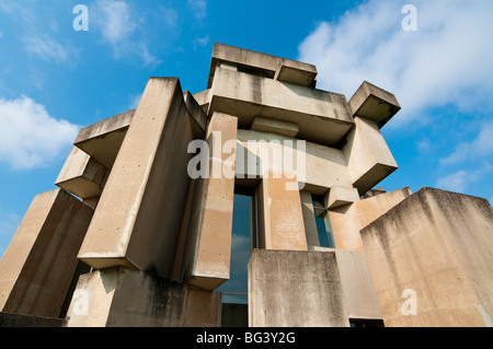 Kirche Zur Heiligsten Dreifaltigkeit von Fritz Wotruba (1976), Wien, Österreich | Wotruba Kirche, Donau, Wien, Österreich Stockfoto
