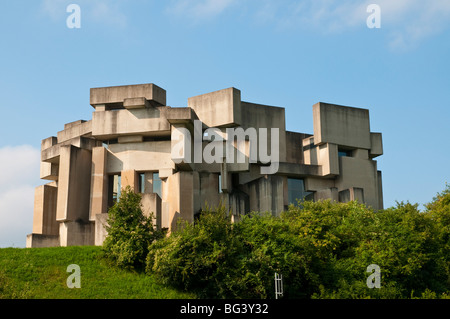 Kirche Zur Heiligsten Dreifaltigkeit von Fritz Wotruba (1976), Wien, Österreich | Wotruba Kirche, Donau, Wien, Österreich Stockfoto