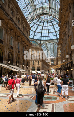 Galleria Vittorio Emanuele II Glas überdachte Arkade zentrale Mailand Italien Stockfoto