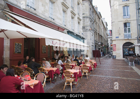 Terrasse im Restaurant im Ort Saint-Pierre, Bordeaux, Gironde, Frankreich, Europa Stockfoto