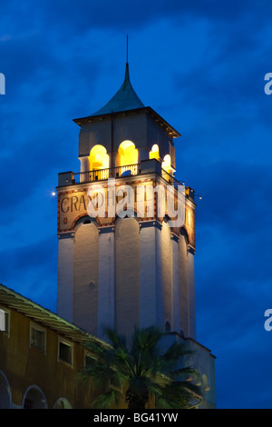 Italien, Lombardei, Lake District, Gardasee, Gardone Riviera, Turm des Grand Hotel Stockfoto