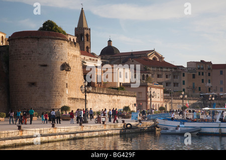 Italien, Sardinien, westlichen Sardinien, Alghero, Stadt vom Yachthafen Stockfoto