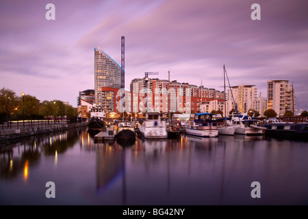 Endland, London, Canary Wharf, Pappel Kai und marina Stockfoto