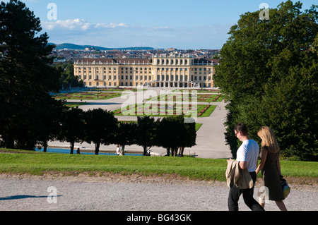 Gartenanlage Schloss Schönbrunn, Wien, Österreich | Palast-Gärten, Schloss Schönbrunn, Wien, Österreich Stockfoto