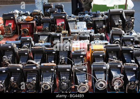 England, London, Straßenstand Display in Portobello Road Antiquitätenmarkt Stockfoto