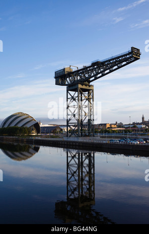Schottland, Glasgow, Clydebank, Finneston Kran und SECC-Gebäude Stockfoto