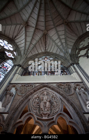 England, London, Westminster Abbey, Fan Gewölbedecke der Kapitelsaal Stockfoto