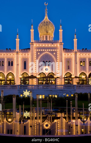 Weihnachten beleuchtet Restaurant Nimb in Kopenhagen Tivoli Stockfoto