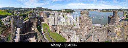 Einen Panoramablick über Conwy (Conway) Burg, Conwy, Wales Stockfoto