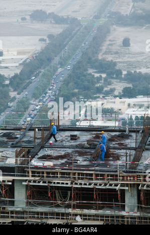 Vereinigte Arabische Emirate (VAE), Dubai, Sheikh Zayed Road-Bereich, Überblick über Hochhaus Bau (NR) Stockfoto