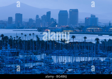 USA, Kalifornien, San Diego, Stadt und Shelter Island Yacht Basin von Point Loma, dawn Stockfoto