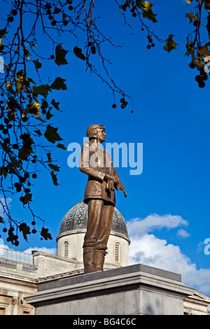 London; Trafalgar Square; Vierte Sockel; Air Chief Marshal Sir Keith Park; Modelliert von Les Johnson; November 2OO9 Stockfoto