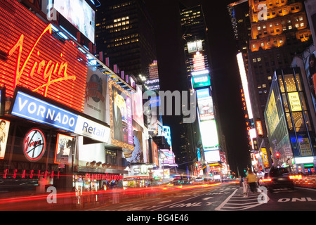 Times Square bei Nacht, Midtown Manhattan, New York City, New York, Vereinigte Staaten von Amerika, Nordamerika Stockfoto