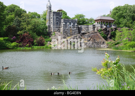 Schloss Belvedere und Schildkrötenteich, Central Park, Manhattan, New York City, New York, Vereinigte Staaten von Amerika, Nordamerika Stockfoto