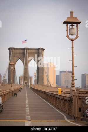 Frühmorgens am Brooklyn Bridge, New York City, New York, Vereinigte Staaten von Amerika, Nordamerika Stockfoto