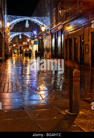 Rose Crescent, Cambridge, Cambridgeshire, England, Vereinigtes Königreich; Weihnachtsbeleuchtung zeigt. Stockfoto