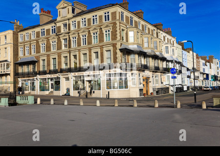 "Churchill Tavern" Wirtshaus und Musikveranstaltungen, mit Blick auf die Royal Harbour, Ramsgate, Kent, UK Stockfoto