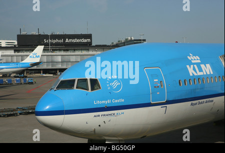 KLM Flugzeug auf dem Flughafen schiphol Stockfoto