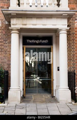 Der König Fonds Büro Zeichen und Tür am Cavendish Square in London. VEREINIGTES KÖNIGREICH. Stockfoto