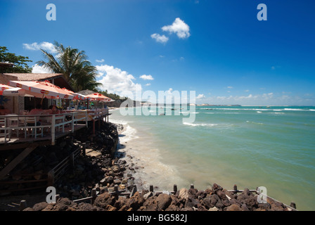 Restaurants mit einem wunderschönen Blick in Praia da Pipa Brasilien Stockfoto