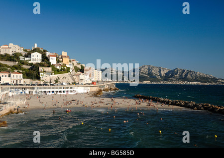 Strand oder Plage du Prophète, La Corniche Coast Road, Roucas Blanc Bezirk, Marseille oder Marseille, Provence, Frankreich Stockfoto