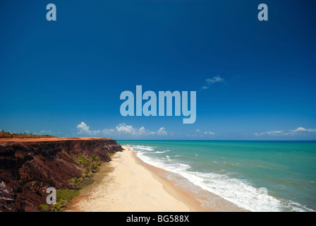 Klippen und Strand von Praia Das Minas in der Nähe von Pipa Brasilien Stockfoto