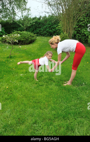 Mutter und Tochter - training Stockfoto