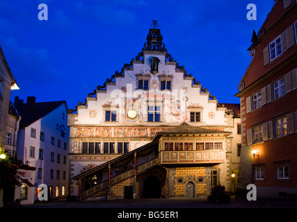 Nachtansicht des Lindauer Rathaus, Bayern Stockfoto