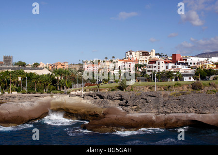 DIE NOSTALGISCHE MALERISCHE KÜSTE IM CASA DUQUE AN DER COSTA ADEJE IM WINTER. TENERIFFA. KANARISCHE INSELN. 2009 Stockfoto