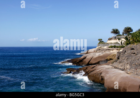 DIE NOSTALGISCHE MALERISCHE KÜSTE IM CASA DUQUE AN DER COSTA ADEJE IM WINTER. TENERIFFA. KANARISCHE INSELN. 2009 Stockfoto