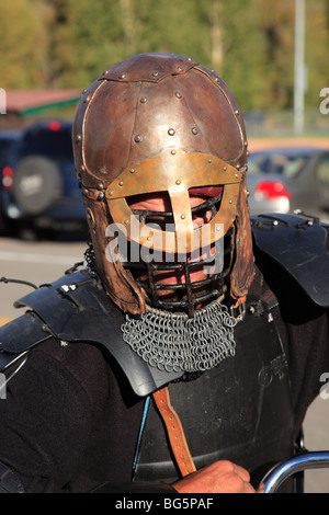 Mann im Kostüm eines Krieger Kämpfer Stockfoto